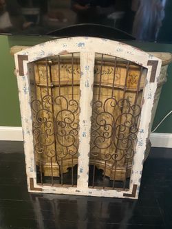 Decorative Arched Window Frame Wall Decor