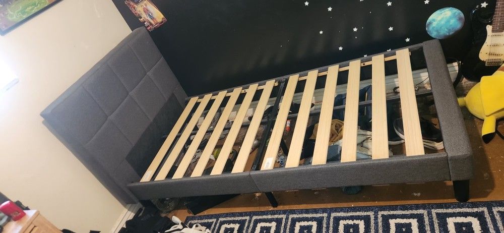 Zinus Lottie Upholstered Platform Bed Frame TWIN BED