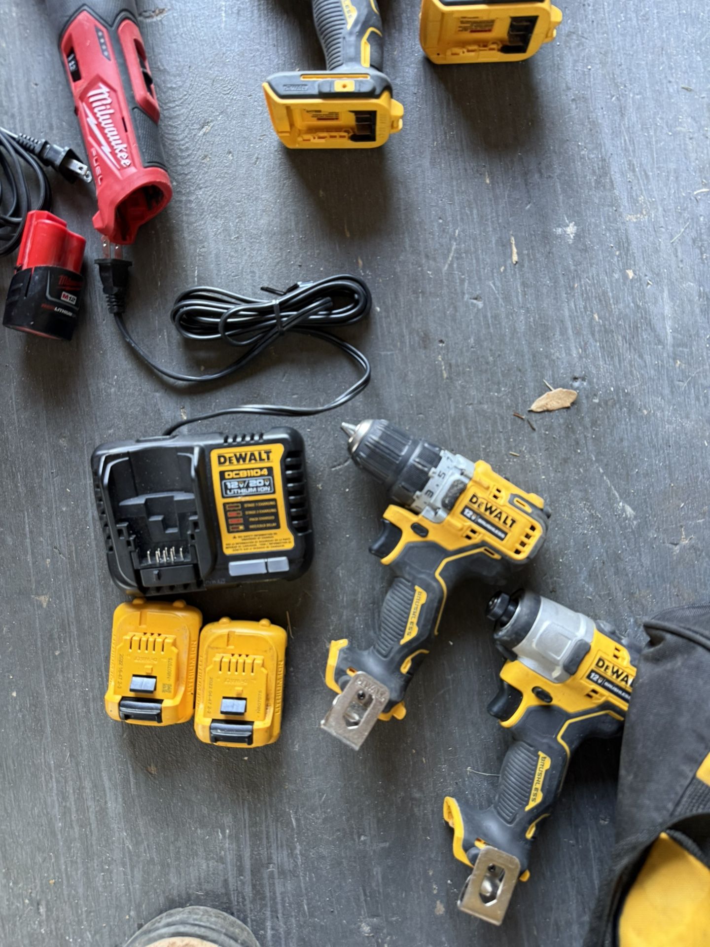Dewalt/Milwaukee