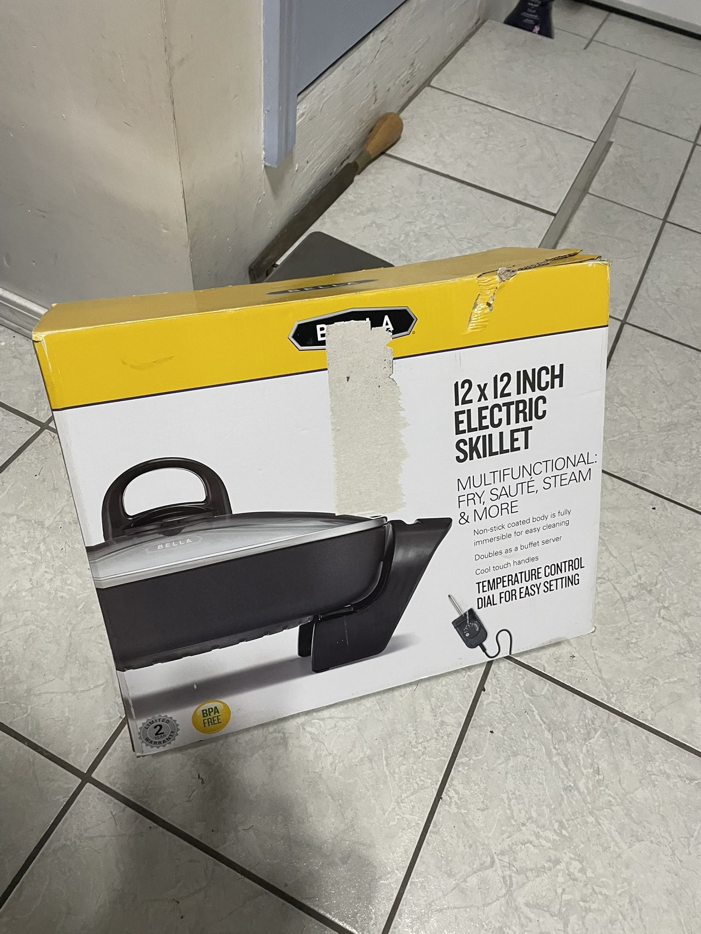 Bella 12" x 12" Make and Take Electric Skillet Brand New never use