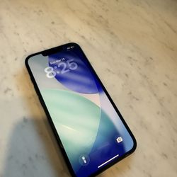 iPhone 16e (UNLOCKED)