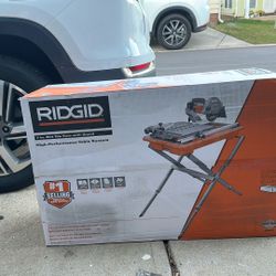  RIDGID  7 Inch . Wet Tile Saw With Stand 