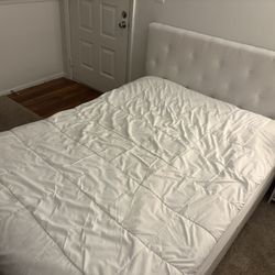 FULL SIZE BED AND MATTRESS 