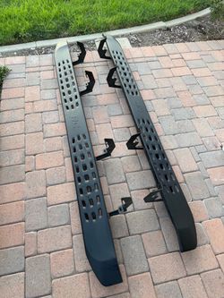 GM 2019-UP Chevy 1500 Crew Cab Raptor Style Running Boards