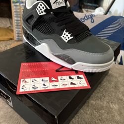 Jordan Retro “ FEAR 4s” Men’s SZ 9,10,11