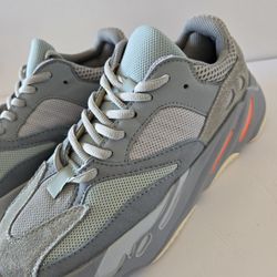 Adidas Yeezy Men's Size 8.5 Shoes 