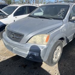 2005 kia sorento (FOR PARTS)
