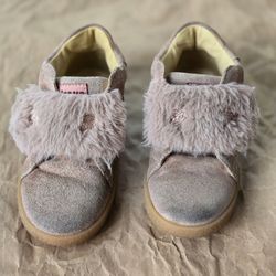 Suede Kids Shoes Size 8