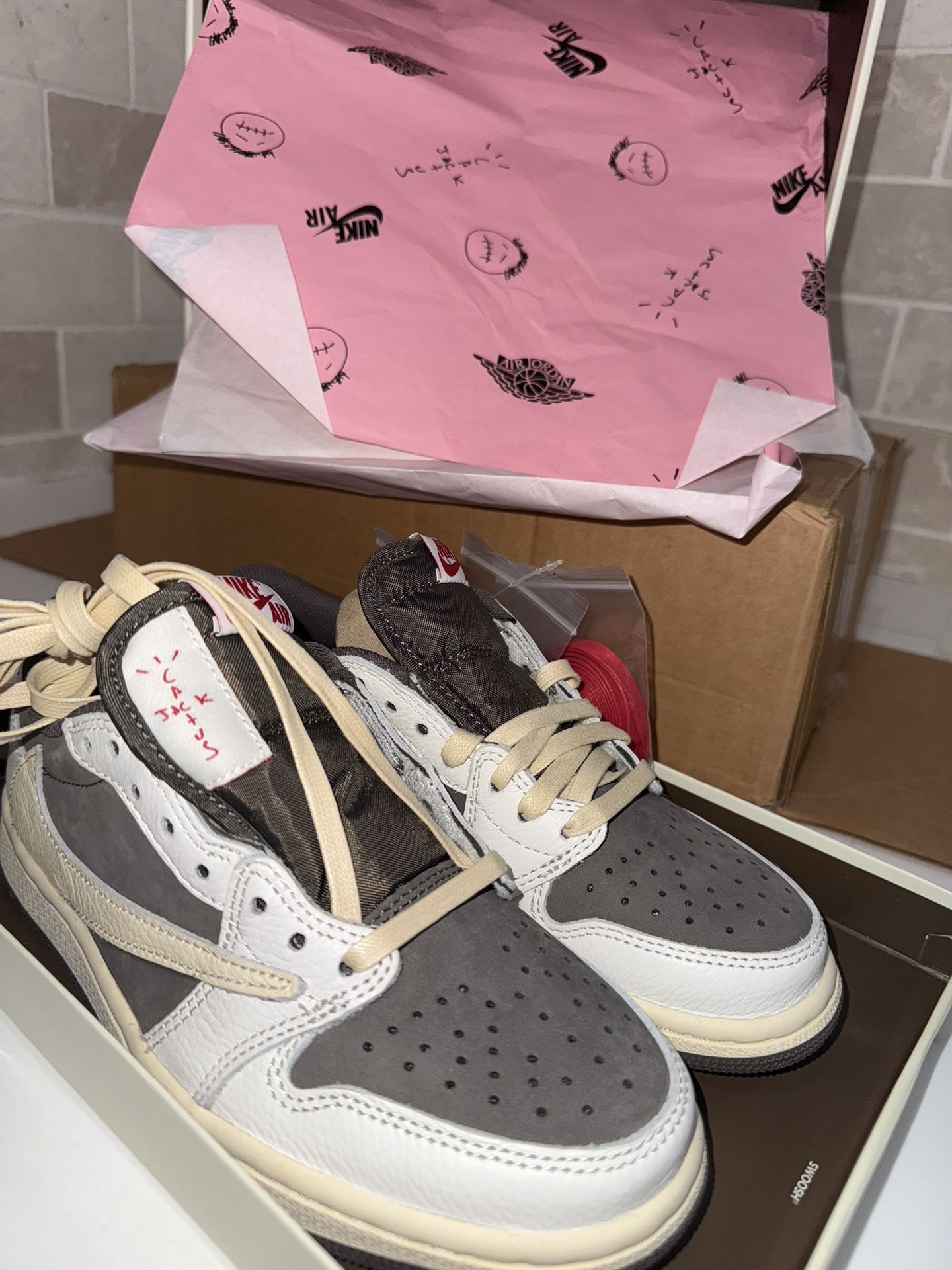 Air Jordan 1 Low - Travis Scott Reverse Mochas