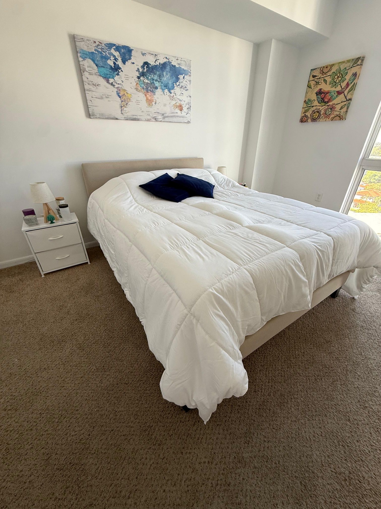 Queen Size Bedroom Set + Side Table And Lamps