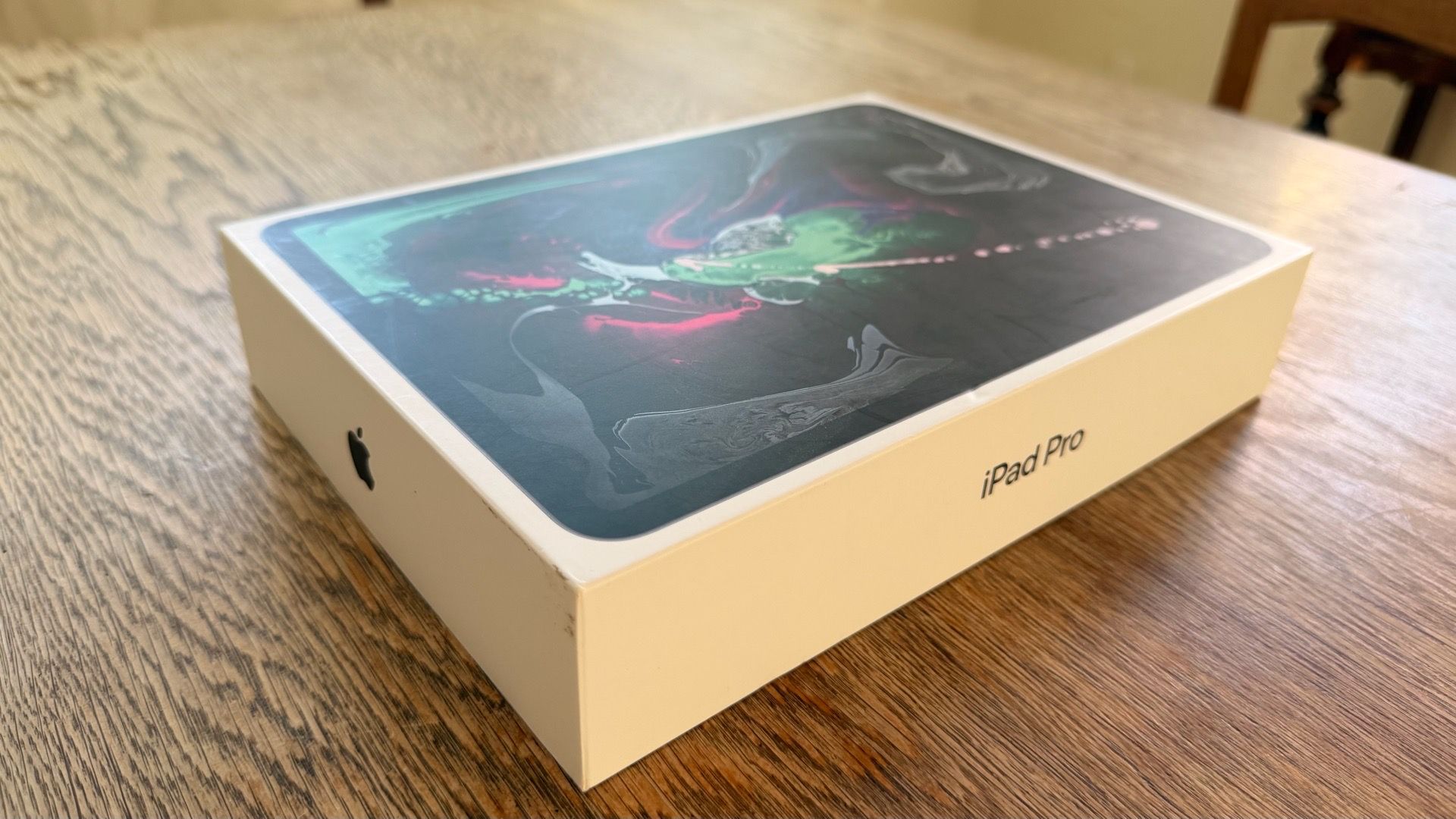 Apple iPad Pro 11” 2018 Wi‑Fi 256GB Space Gray + 2 Cases (Otterbox/JETech), Box & Charger