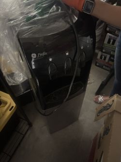 Water Dispenser with mini fridge 