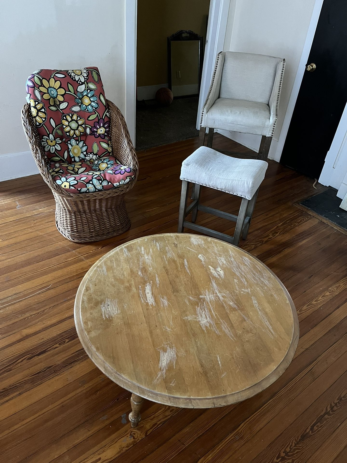 Message For Info Have Two Of Those Chairs On Left