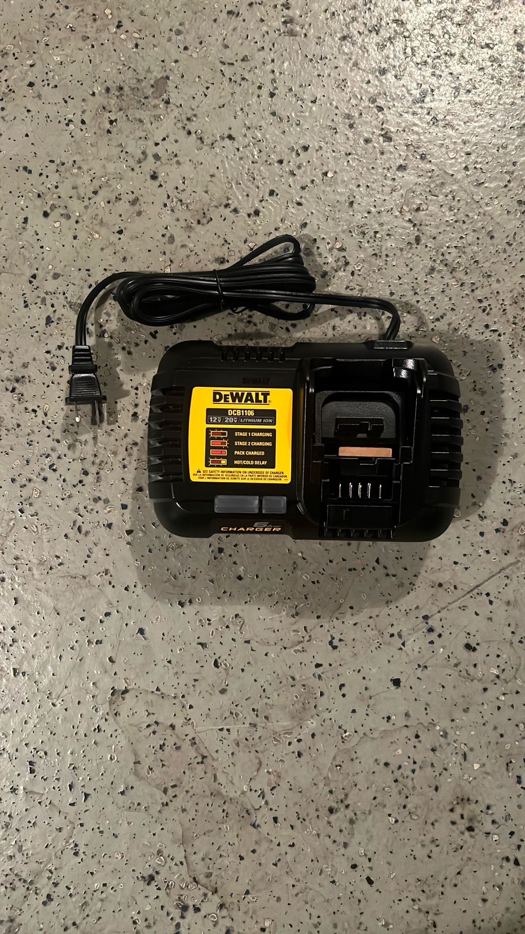 Dewalt 6ah 20v Battery Charger DCB1106