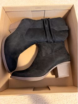 Black cowgirl boots size 8/ botas vaqueras de dama talla 8