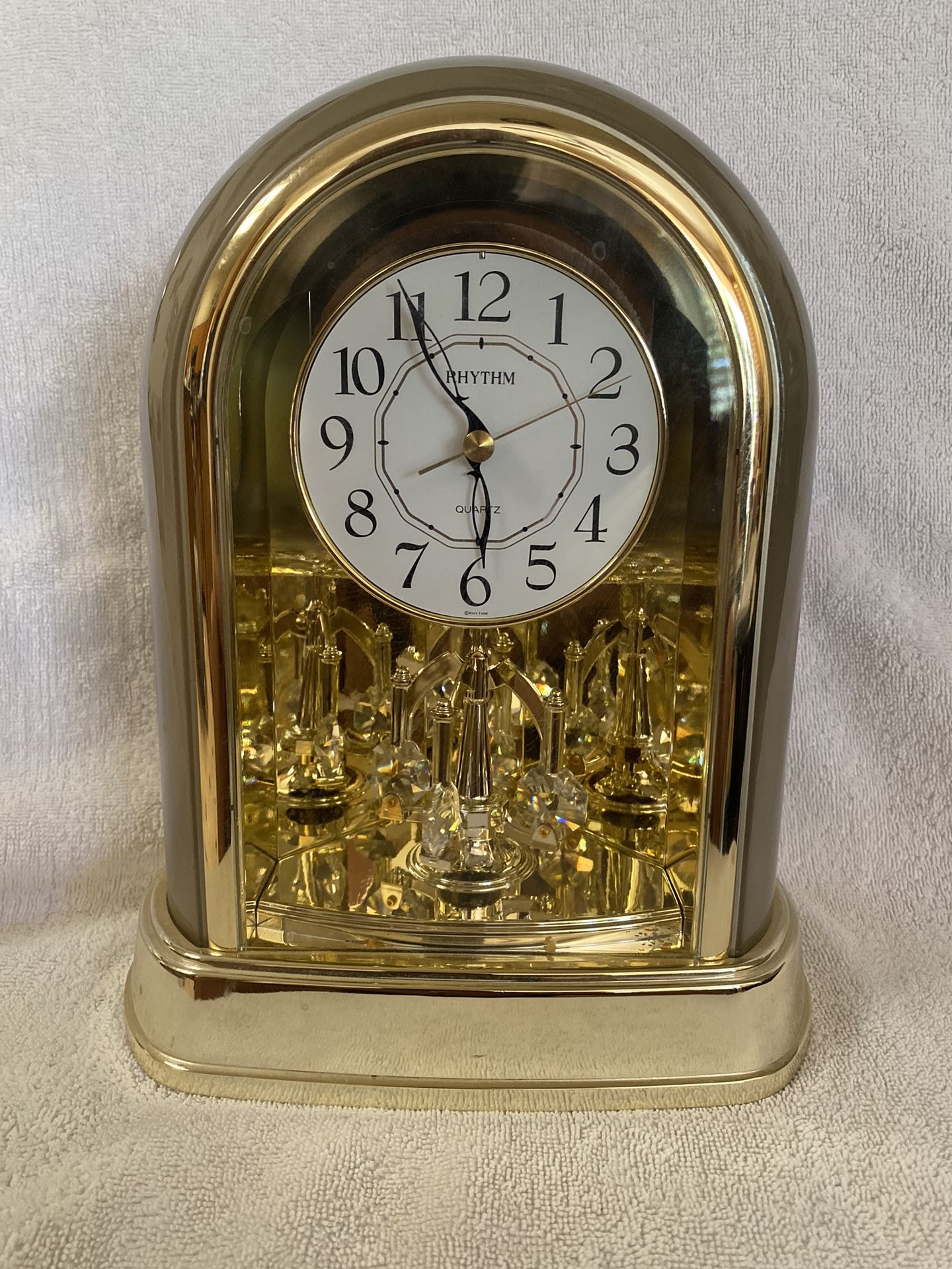 RHYTHM Desk Clock