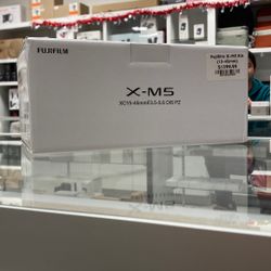 Fujifilm X-M5 w/ 15-45mm 