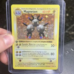 Pokemon 1st Edition Magneton Holo (Base Set)