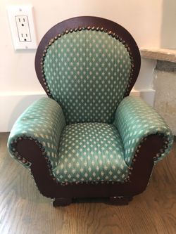 Doll Chair/Furniture