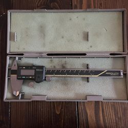 500-196-30 Digital Caliper by Mitutoyo AOS Absolute 0-6" (0-150mm)