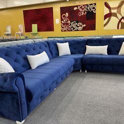 New In The Box 📦 Blue Velvet Living Room Sectional Sleeper - Delivery And Financing Available 