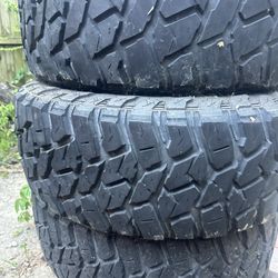 Pickup Tyre 85% Good