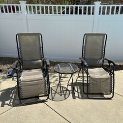 Zero Gravity Lounge Chairs