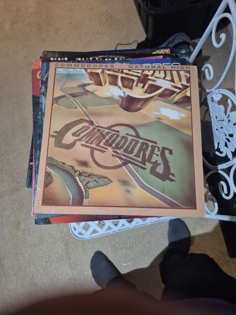 COMMODORES VINYL