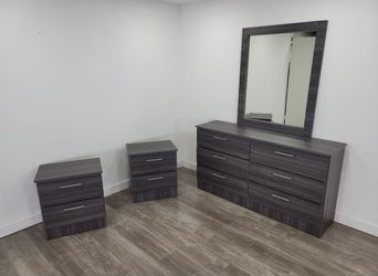 Dresser Whit Mirror And 2 Nightstands - Cómoda Con Espejo y 2 .Mesitas De Noche
