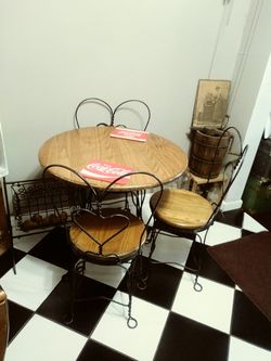 Vintage parlor table with 3 chairs