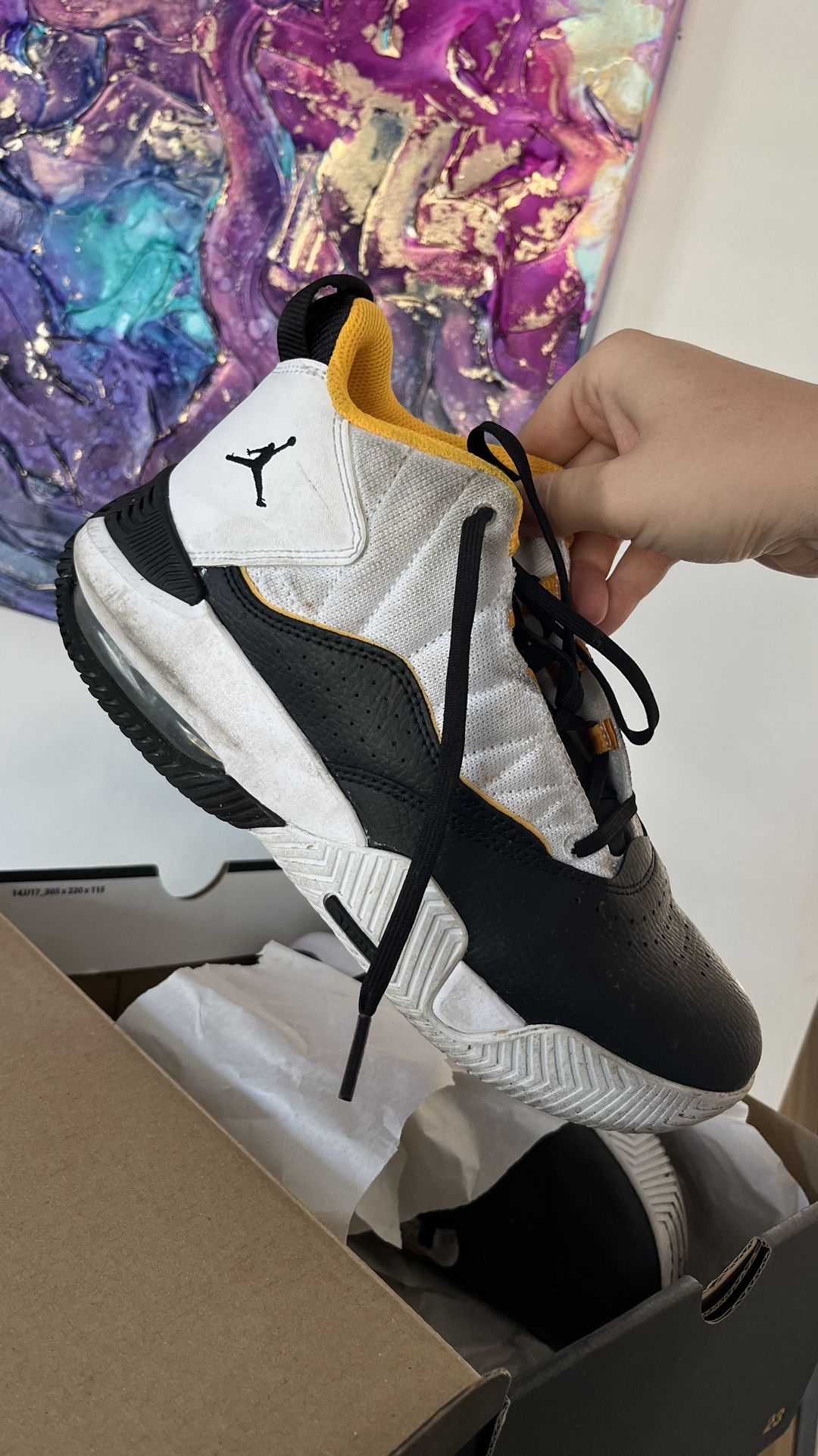 Jordan Stay Loyal: Size 6: Used