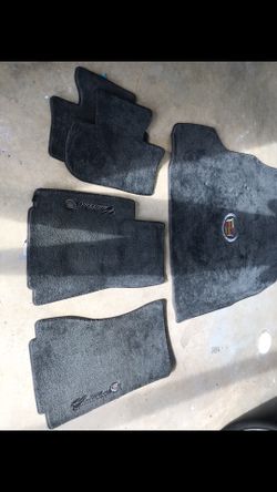 2008 Cadillac CTS car mats + sunshade ( Lloyd mats)