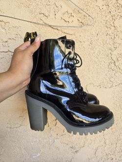 Dr. Martens Kendra 10-Eye Heel Platform Black Patent Lamper Boots Women