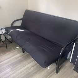 BLACK FUTON