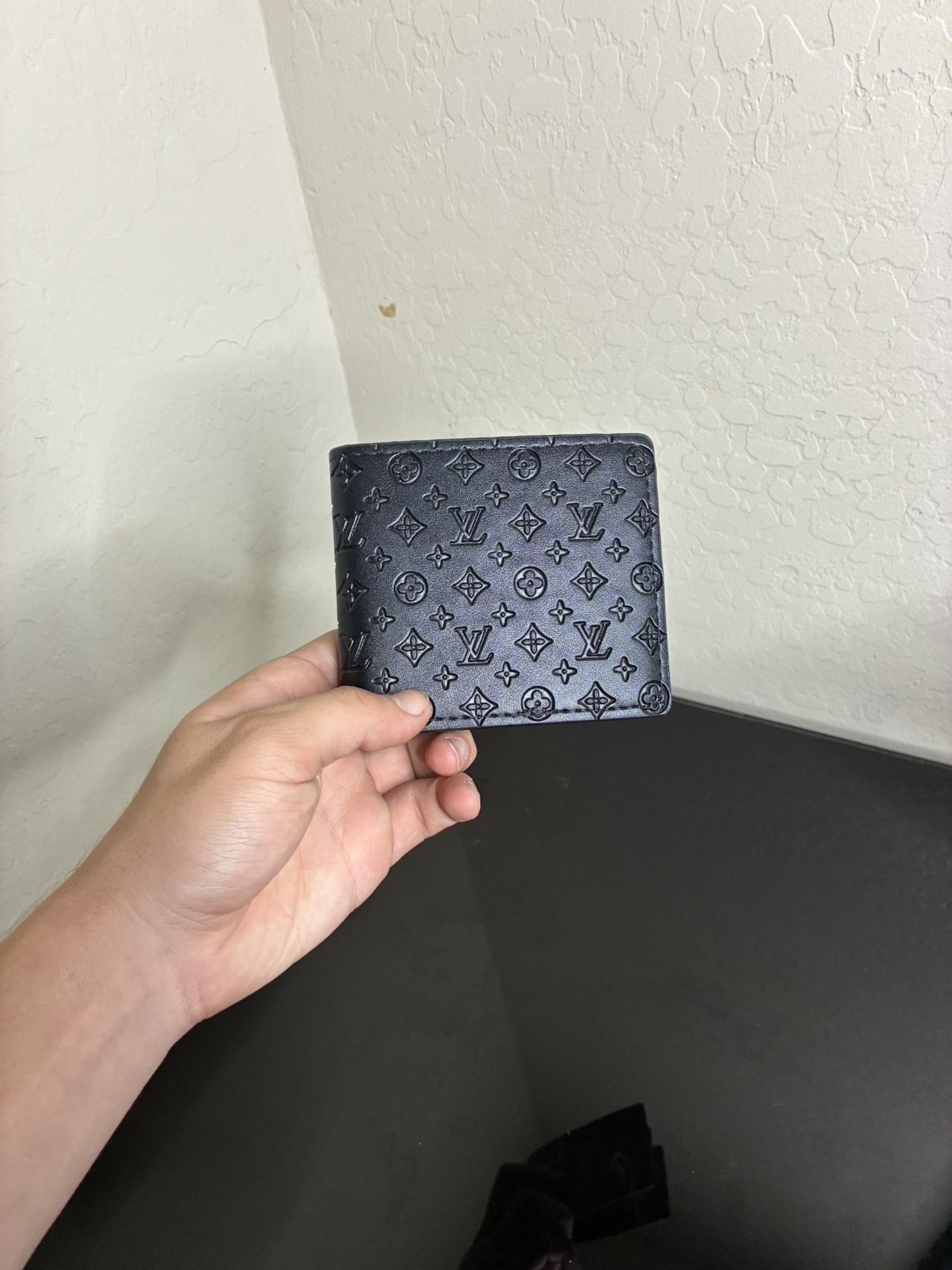LV WALLET 