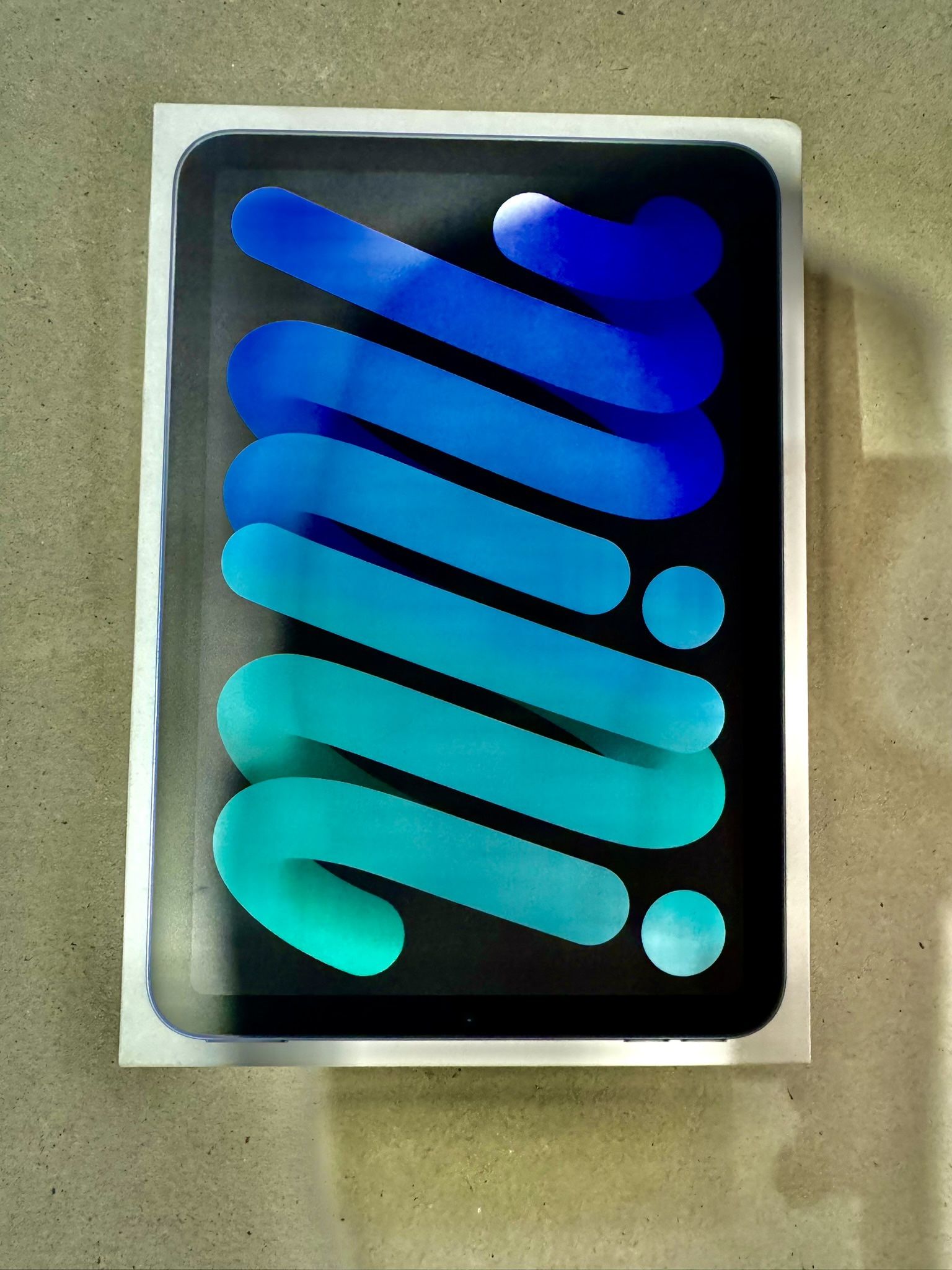 Apple iPad Mini 64GB 6th generation WiFi A2567