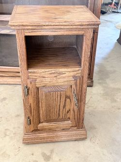 Oak Wood Nightstand with Cabinet Door