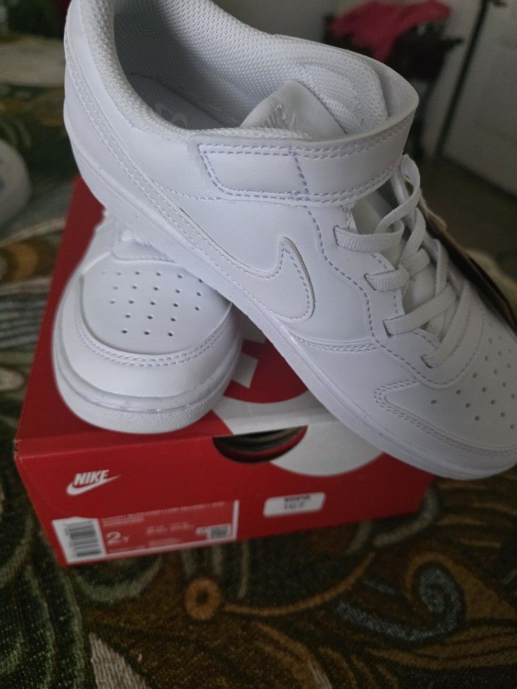 Size 2y White Nike