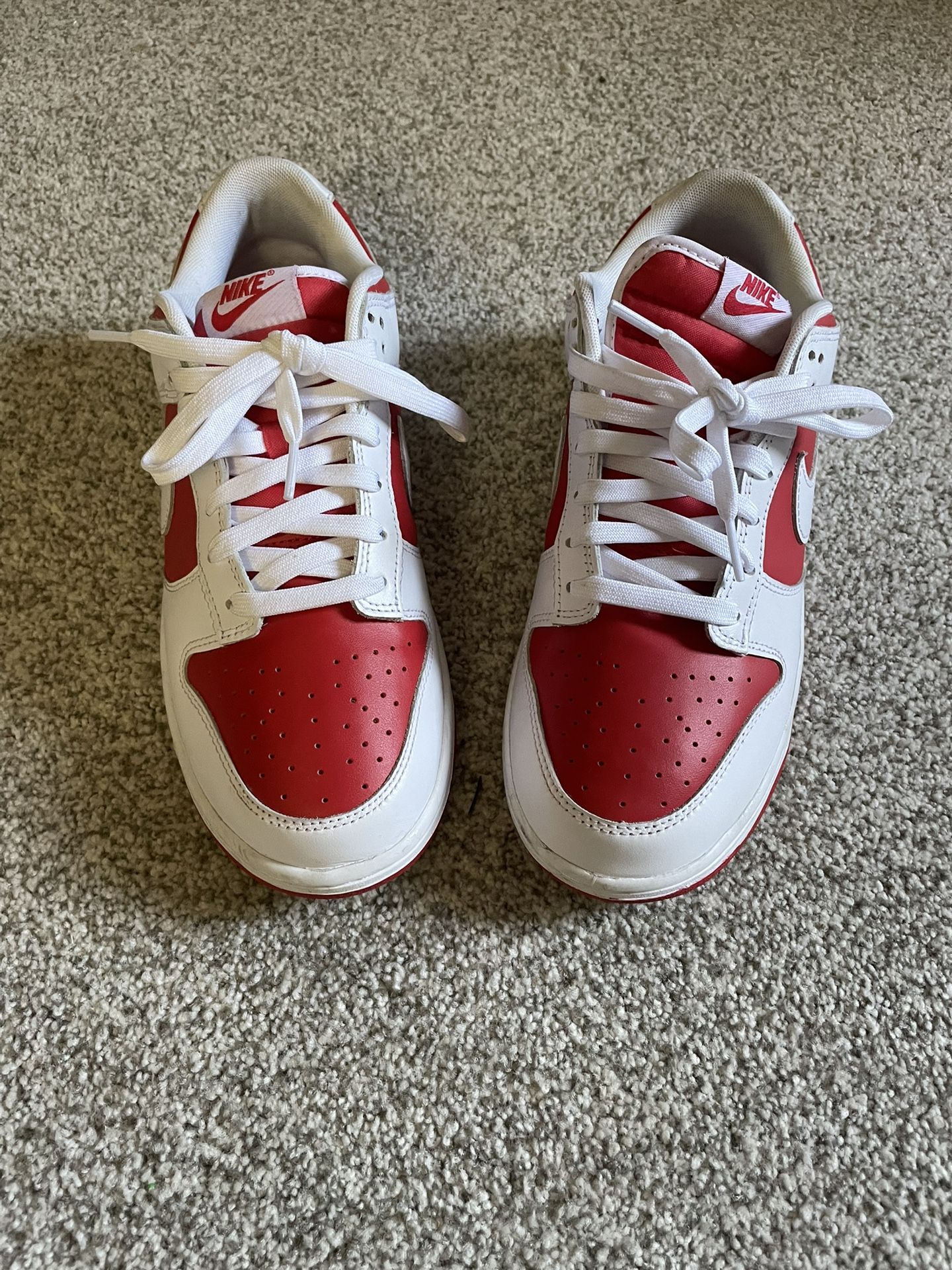 White And Red Nike Dunks (9.5)