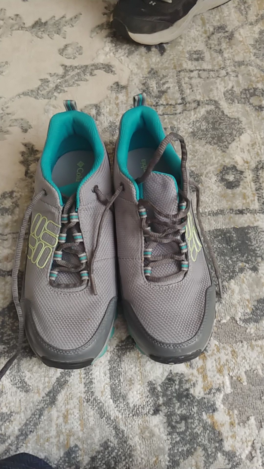 Columbia Omni grip shoe