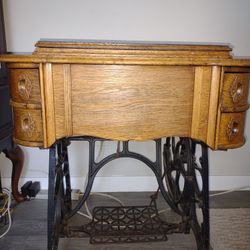 Antique Minnesota (Sears) Model "L" Sewing Machine 