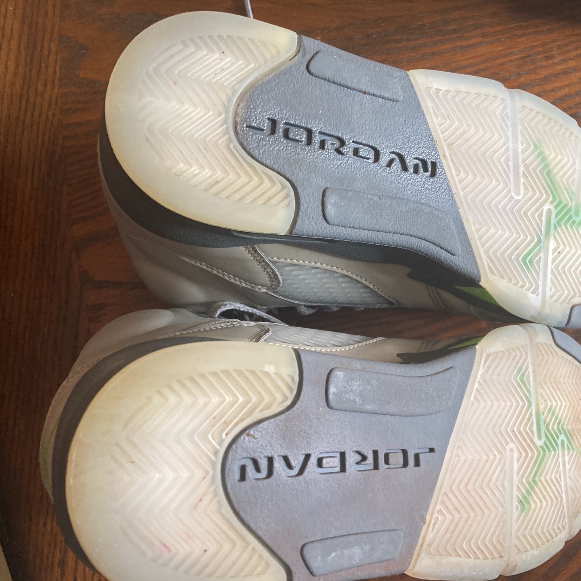 Jordans 5 Retro Green Beam