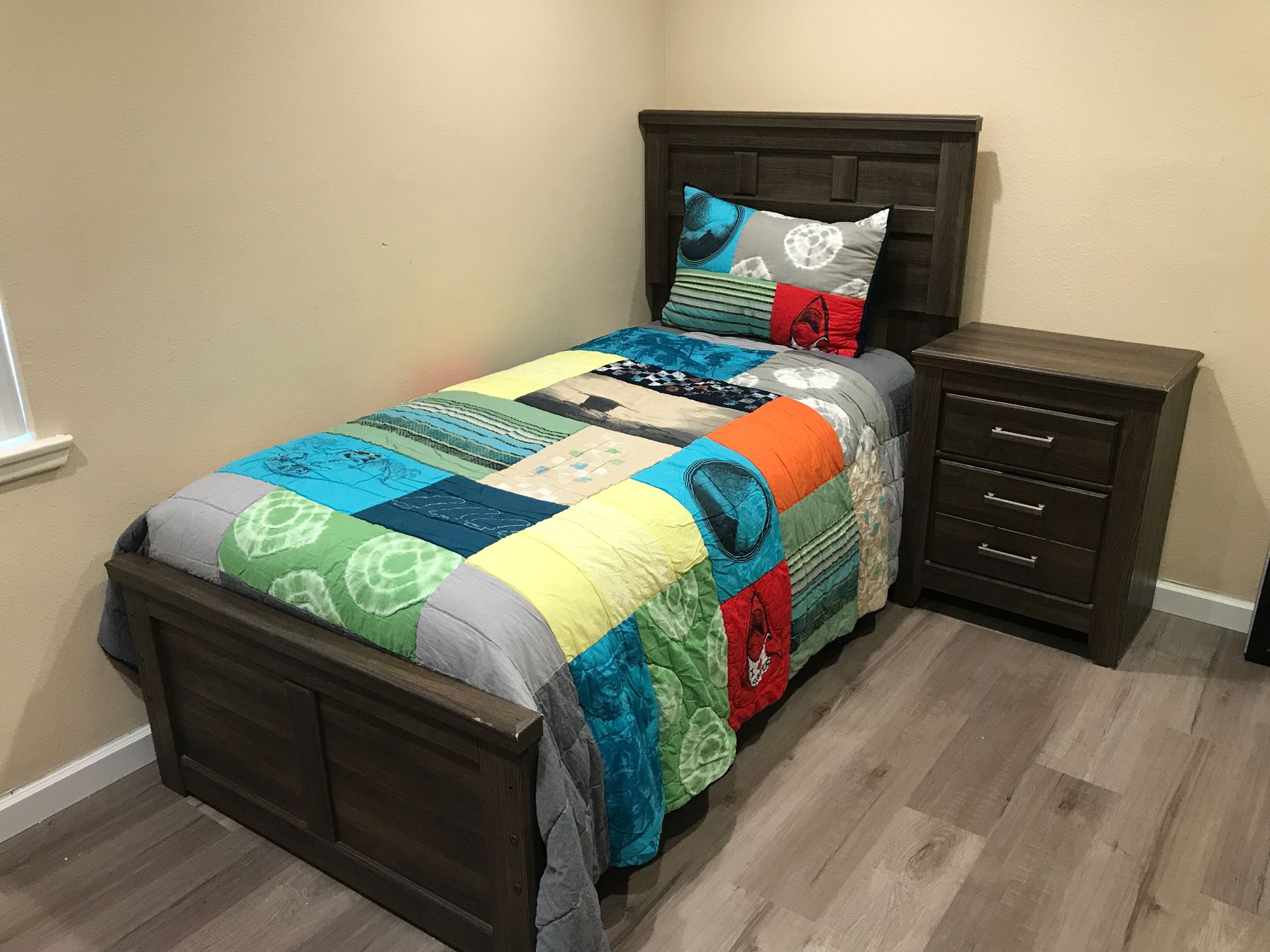 Ashley Twin Bedroom Set $375