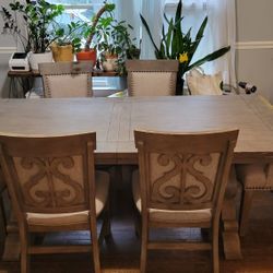 ALMOST New ASHLEY Charterhouse DINING Table