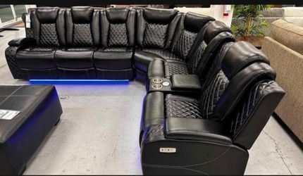 OM• $38 Initial • Brand New// Power Reclining Sectional 3 Piece Couch