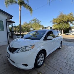 2012 Toyota Sienna