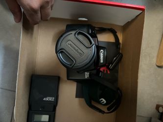 Canon Eos Elan Film Camera & Flash