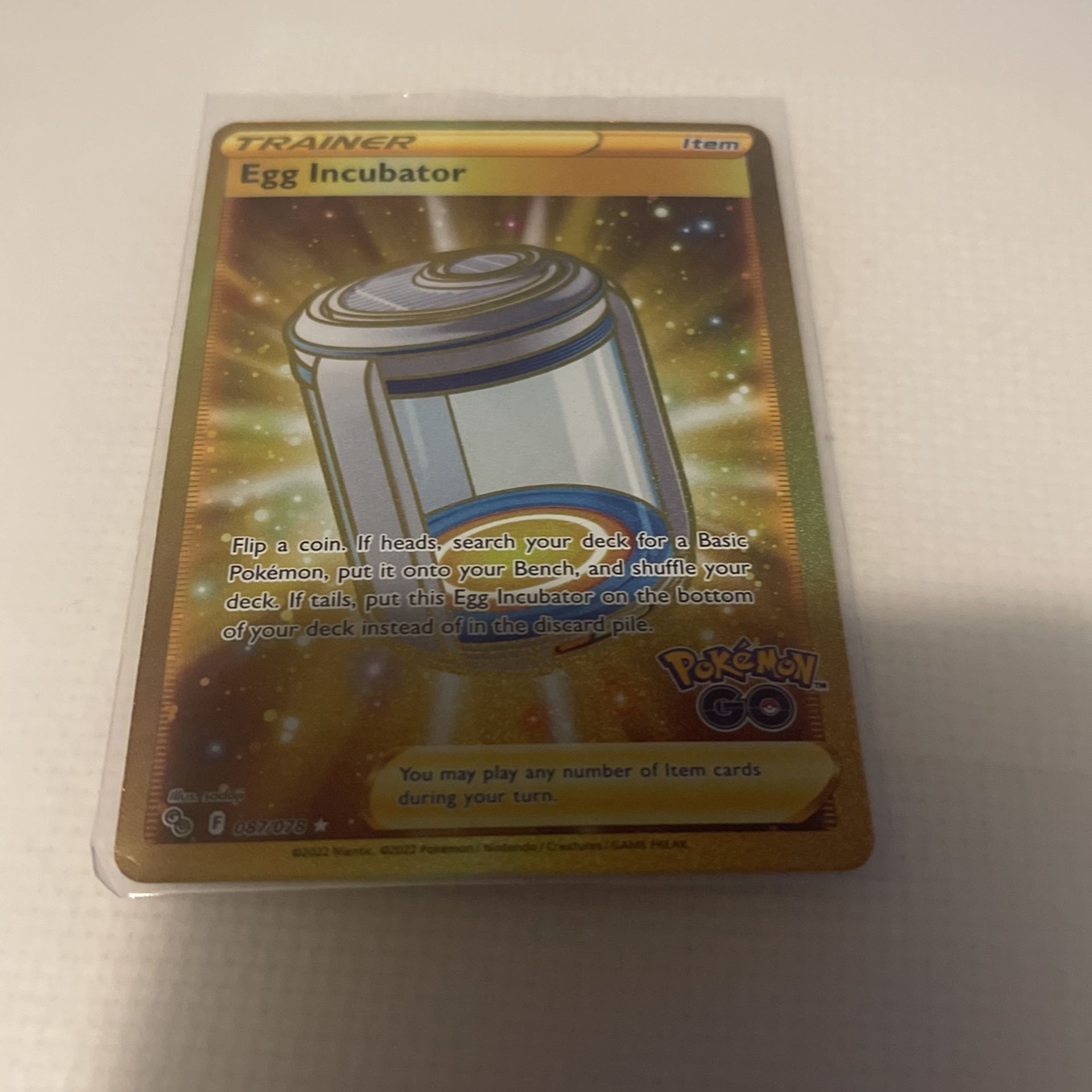 Pokémon Trainer Egg Incubator Gold 87/78