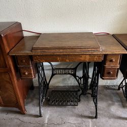 Antique Singer Sewing Machine Cabinet Early 1900’s