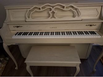 Yamaha 500 CV Upright Piano